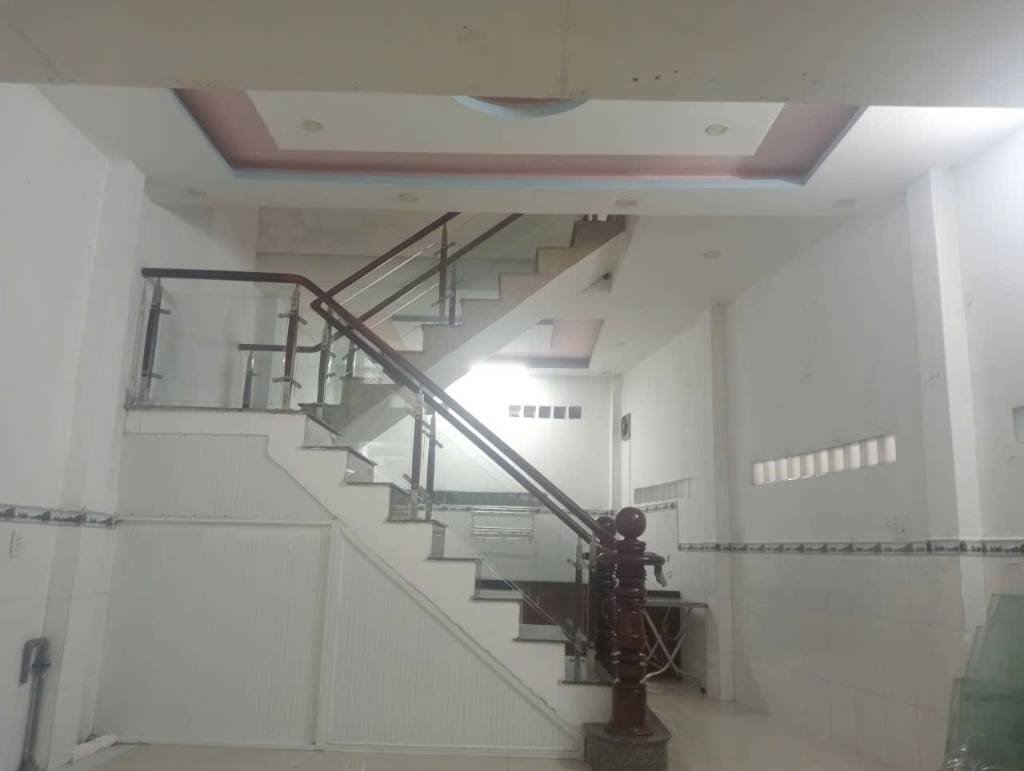 CHO THUÊ NHÀ NGUYÊN CĂN MẶT TIỀN 200m2 DĨ AN BÌNH DƯƠNG